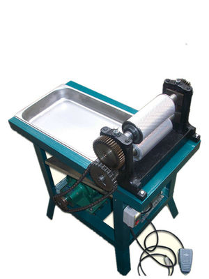 Elektryczne Embossing Beeswax Press Comb Emboss Używany sprzęt pszczelarski Aluminium Alloy Roller Embosser Beeswax Foundation Machine